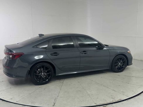 Used 2025 Honda Civic Sport image 9