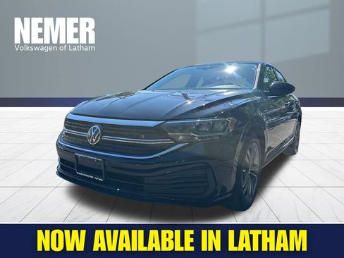 Used 2024 Volkswagen Jetta SE FWD image 1