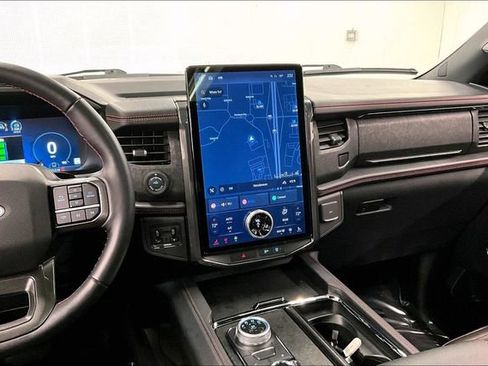 Used 2023 Ford Expedition Max Limited image 7