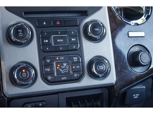 Used 2016 Ford F350 Platinum w/ FX4 Off-Road Package AWD/4WD image 28
