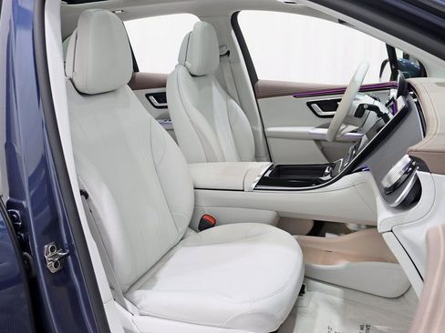 Used 2023 Mercedes-Benz EQE 350+ 4MATIC SUV w/ Exclusive Trim Package image 27