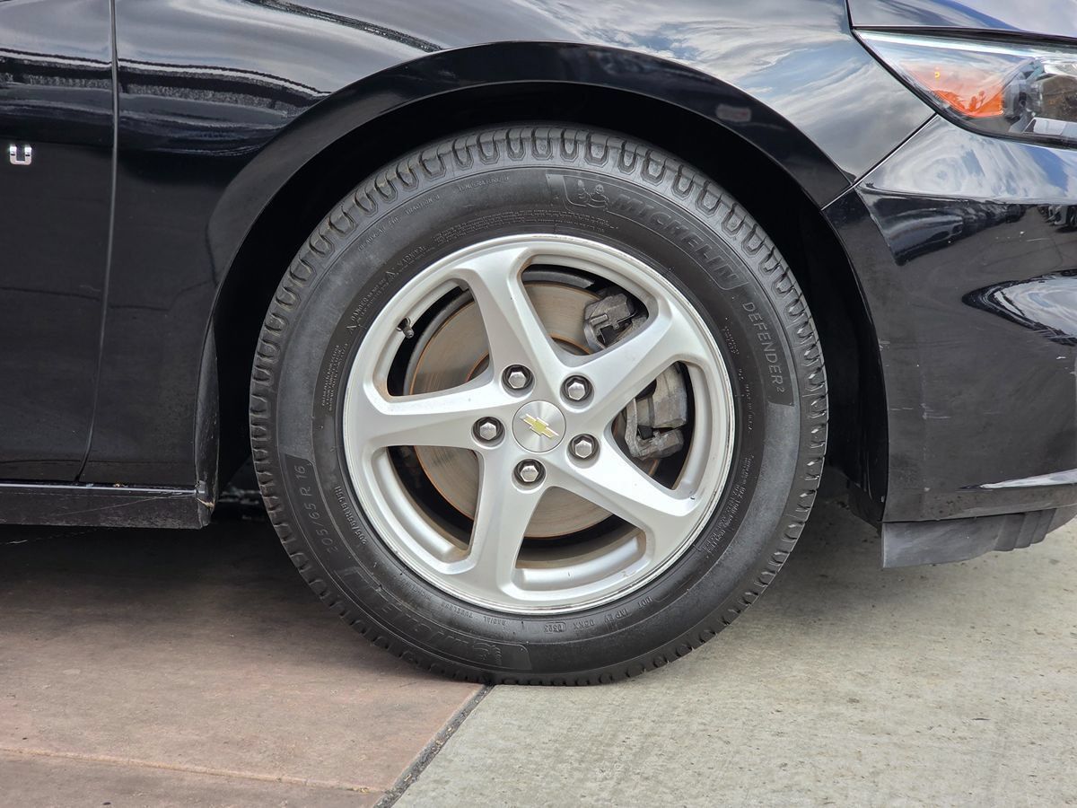 Used 2018 Chevrolet Malibu LS FWD image 14