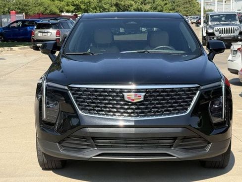 Used 2024 Cadillac XT4 Luxury FWD image 7