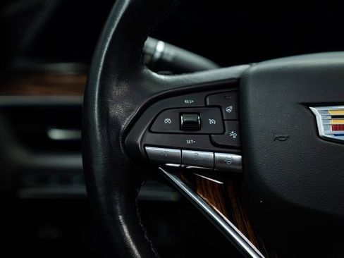 Used 2022 Cadillac Escalade Premium Luxury image 32