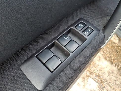 Used 2012 Nissan Rogue S image 14