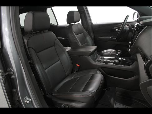 Certified 2023 Chevrolet Traverse RS w/ LPO, Floor Liner Package AWD/4WD image 18