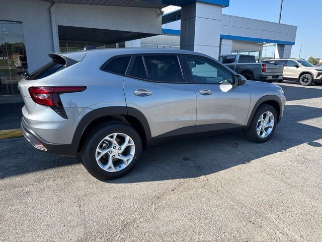 New 2026 Chevrolet Trax LS w/ LS Convenience Package FWD image 9