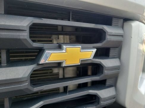 Used 2022 Chevrolet Silverado 2500 Custom w/ Custom Value Package AWD/4WD image 26