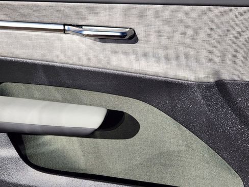 New 2026 Volvo EX30 Plus w/ Climate Package image 3