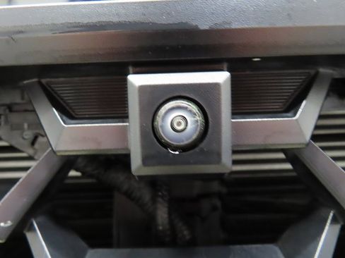 Used 2024 Toyota Tacoma Trailhunter Crew Cab image 41