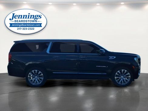 Used 2022 GMC Yukon XL Denali w/ Advanced Technology Package AWD/4WD image 31