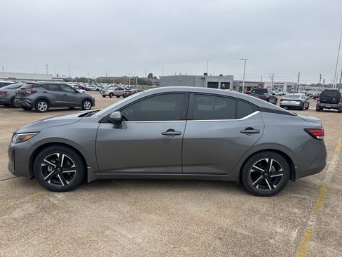 Certified 2024 Nissan Sentra SV image 4