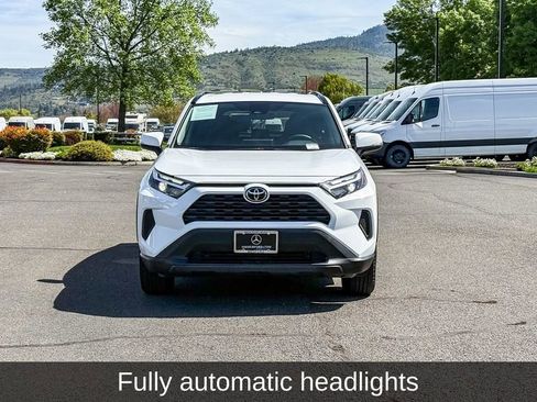 Used 2025 Toyota RAV4 XLE AWD/4WD image 4