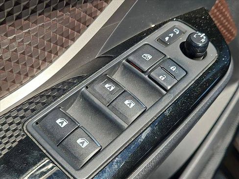 Used 2019 Toyota C-HR FWD image 10
