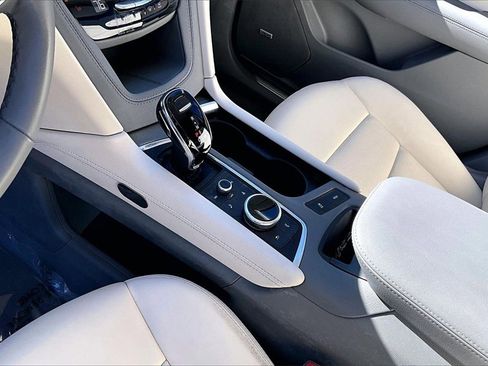 Certified 2022 Cadillac XT5 Premium Luxury image 18