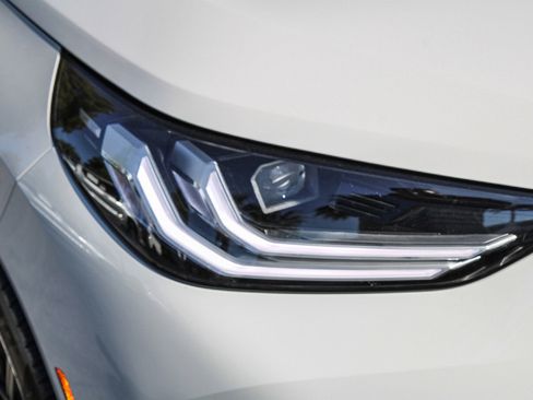 Certified 2025 BMW X3 xDrive30i w/ Convenience Package image 8