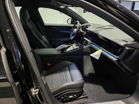 New 2026 Porsche Panamera image 13