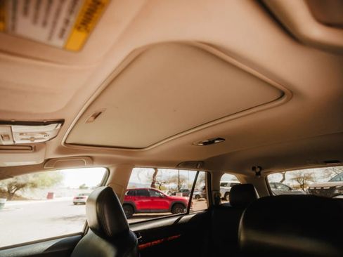 Used 2011 Subaru Outback 2.5i Limited image 28