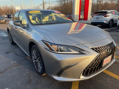 Used 2022 Lexus ES 250 w/ Premium Package image 8