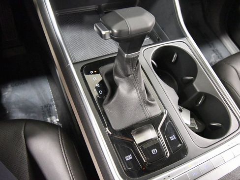 Certified 2025 Kia Carnival EX image 26