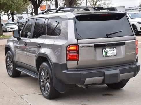 Used 2025 Toyota Land Cruiser image 10