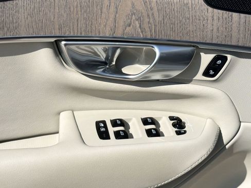 Certified 2023 Volvo XC90 B6 Ultimate w/ Protection Package Premier AWD/4WD image 12