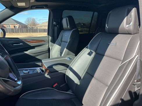Used 2023 Cadillac Escalade ESV Premium Luxury image 13