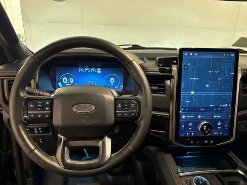 Certified 2024 Ford Expedition Max Platinum RWD image 5