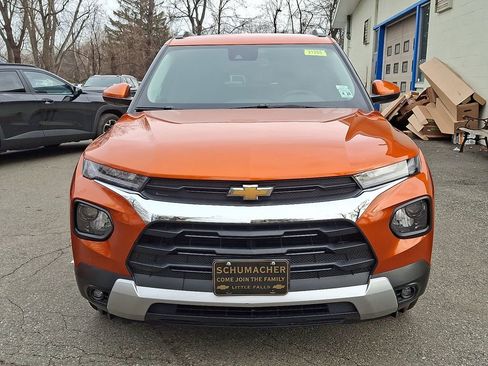 Used 2023 Chevrolet TrailBlazer LT w/ Convenience Package image 2