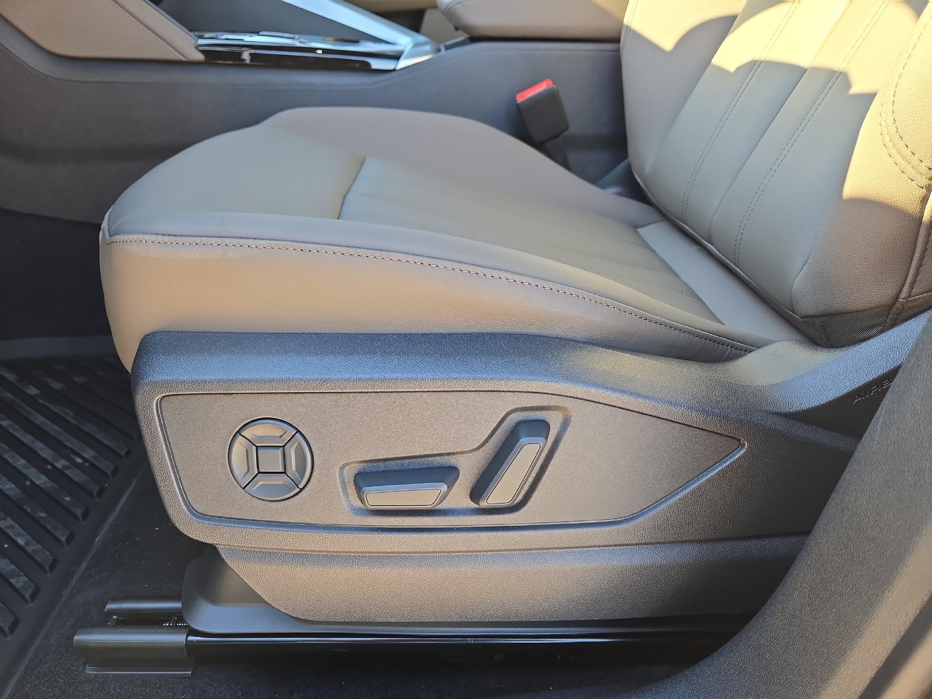New 2026 Audi Q5 Premium AWD/4WD image 17