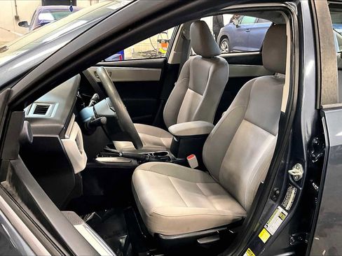 Used 2015 Toyota Corolla LE image 8