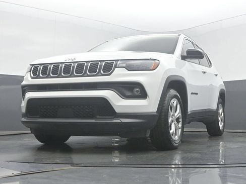 Used 2024 Jeep Compass Latitude AWD/4WD image 48
