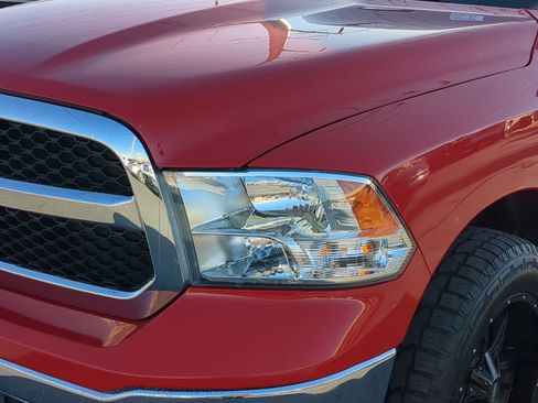 Used 2020 RAM 1500 Classic SLT image 10