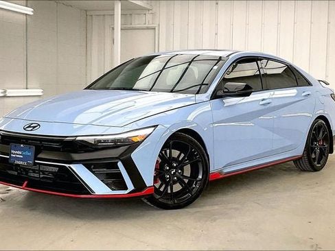 Certified 2025 Hyundai Elantra N image 2