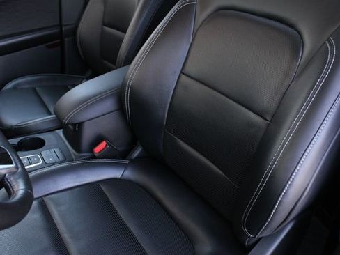 Used 2020 Ford Escape SEL image 4