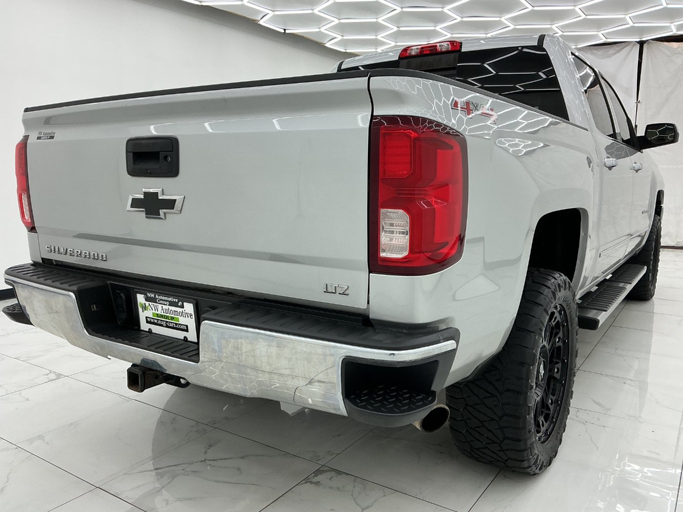 Used 2016 Chevrolet Silverado 1500 LTZ AWD/4WD image 9