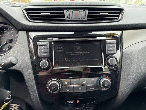 Used 2020 Nissan Rogue Sport S AWD/4WD image 19