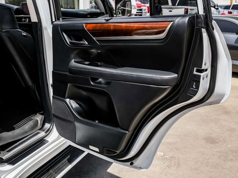 Used 2021 Lexus LX 570 4WD w/ Luxury Package image 46