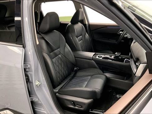 Used 2023 Nissan Rogue Platinum w/ Platinum Premium Package AWD/4WD image 8