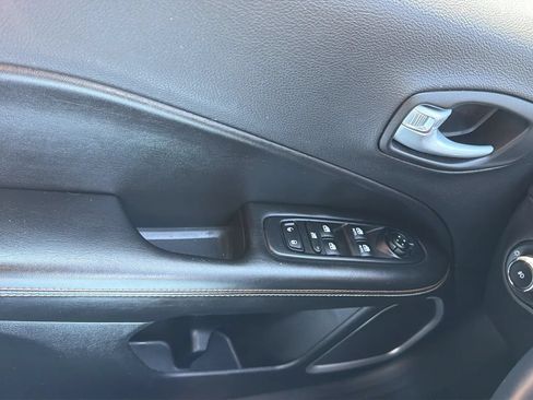 Used 2017 Jeep Compass Latitude w/ Popular Equipment Group AWD/4WD image 22