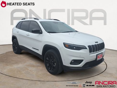 Certified 2023 Jeep Cherokee Altitude Lux image 1