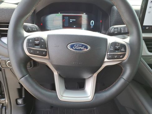 Used 2026 Ford Explorer Active w/ Active Comfort Package AWD/4WD image 24