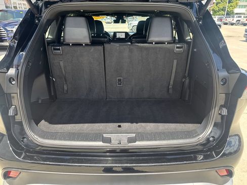 Certified 2025 Toyota Highlander XSE AWD/4WD image 24