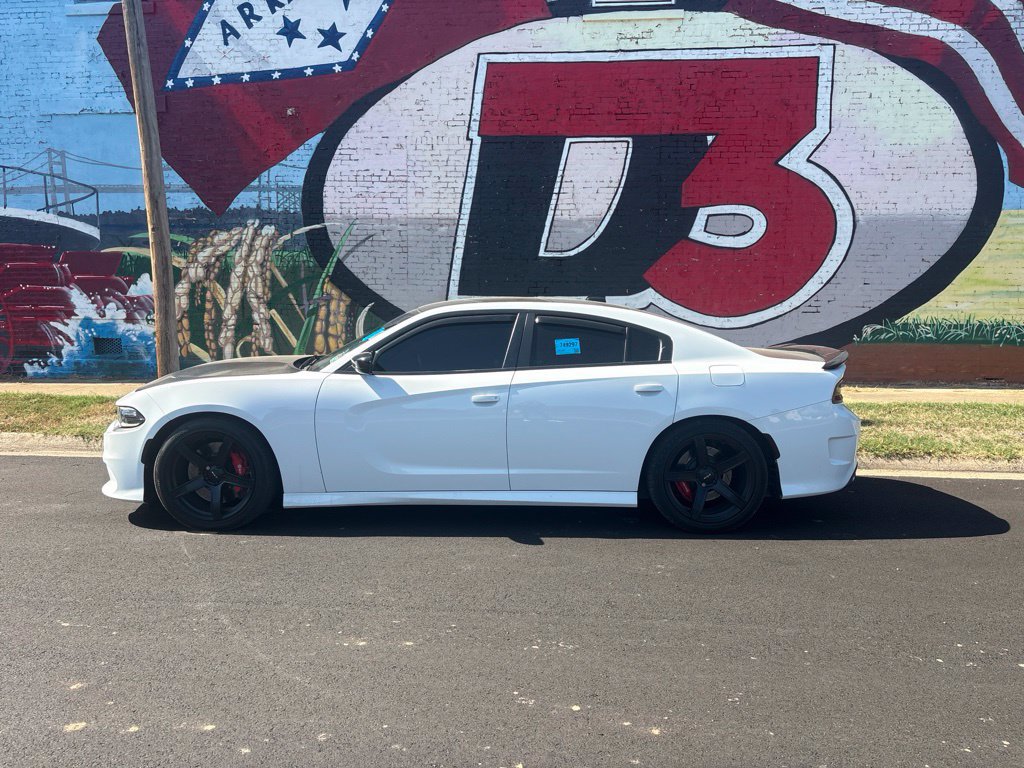 Used 2017 Dodge Charger SRT w/ Harman/Kardon Audio Group RWD image 4