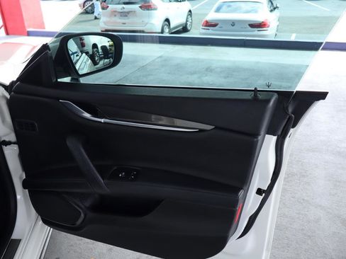 Used 2018 Maserati Ghibli image 35