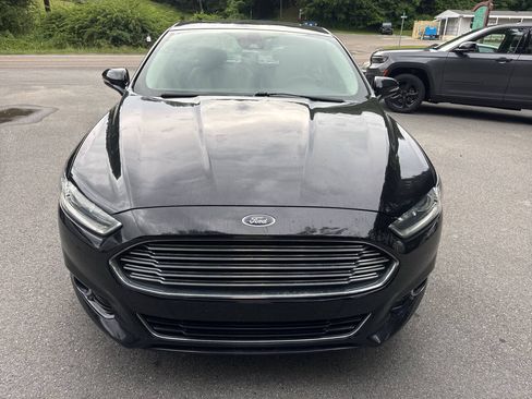 Used 2016 Ford Fusion Titanium FWD image 3