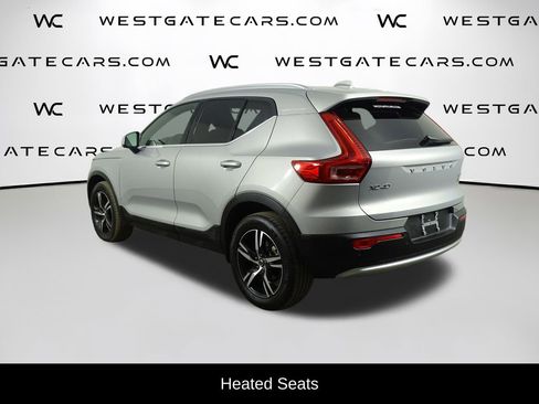 Used 2025 Volvo XC40 B5 Core image 5