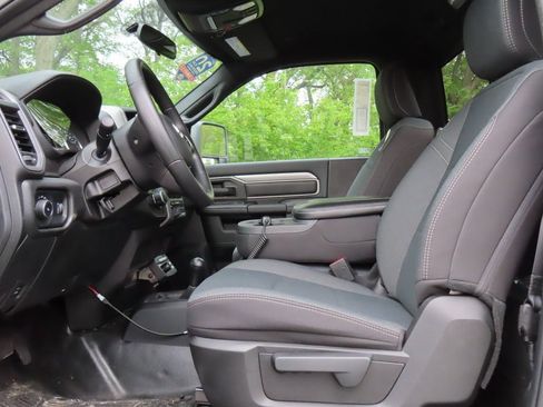 New 2024 RAM 2500 Tradesman w/ Chrome Appearance Group AWD/4WD image 18