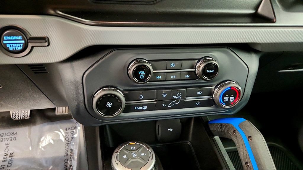 Used 2022 Ford Bronco Black Diamond AWD/4WD image 17