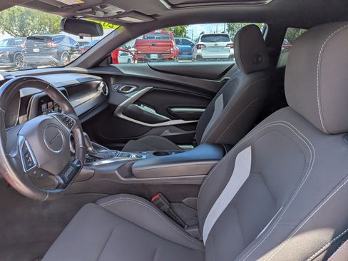 Used 2017 Chevrolet Camaro SS RWD image 17